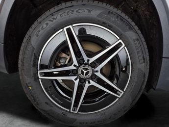 Mercedes-Benz EQA EQA 250+ 70.5kWh AMG Line (190 ps) - HEATED SEATS - NAV - MIRROR