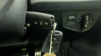 Volkswagen Taigo 1.0 TSI R-Line DSG (115 ps) - BLUETOOTH - WIRELESS CHARGER - DIG