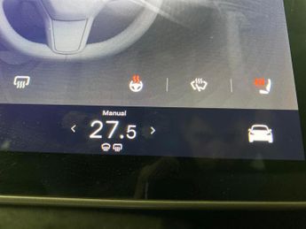 Tesla Model Y SUV RWD (346 ps) - HEATED STEERING - WIFI - BLIND SPOT ASSIST