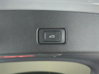 Audi Q4 E-tron 40 S line 82kWh (204 ps) - SPORTS SEATS - WIFI - BLUETOOTH