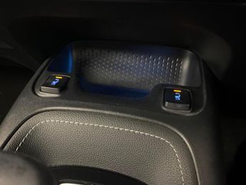 Toyota Corolla 2.0 VVT-h GPF Design CVT (184 ps) - HEATED SEATS - LANE DEPARTUR