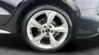 Audi A3 1.0 TFSI 30 S line S Tronic (110 ps) - CRUISE - DRIVING MODES