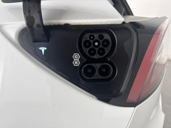Tesla Model Y (Dual Motor) Long Range 4WDE (384 bhp) - REVERSE CAM - NAV - LEA