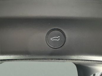 Tesla Model Y SUV RWD (346 ps) - HEATED STEERING - WIFI - BLIND SPOT ASSIST