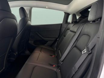 Tesla Model Y SUV RWD (346 ps) - LED - REVERSE CAM - NAV