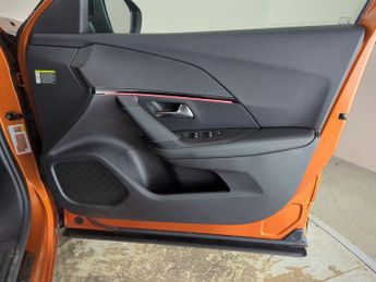 Peugeot E-2008 50kWh GT (7kW Charger) (136 ps) - REVERSE CAM - NAV - HEATED SEA