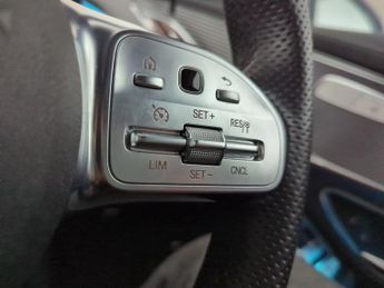 Mercedes-Benz EQC EQC 400 80kWh AMG Line 4MATIC (408 ps) - LANE DEPARTURE 