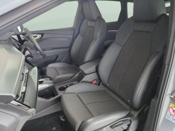 Audi Q4 E-tron 40 S line 82kWh (204 ps) - SPORTS SEATS - WIFI - BLUETOOTH