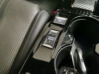 Peugeot E-2008 50kWh GT (7kW Charger) (136 ps) - REVERSE CAM - NAV - HEATED SEA