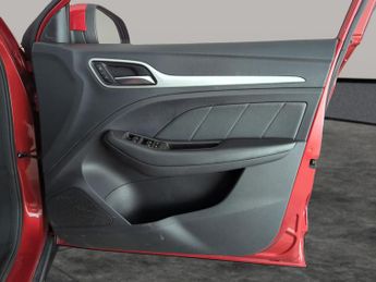 MG MG ZS 44.5kWh Excite (143 ps) - LANE DEPARTURE  - BLUETOOTH - DRIVING 