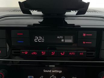 Volkswagen E-up! 36.8kWh e-up! (82 ps) - BLUETOOTH - CRUISE - DIGITAL CLIMATE CON