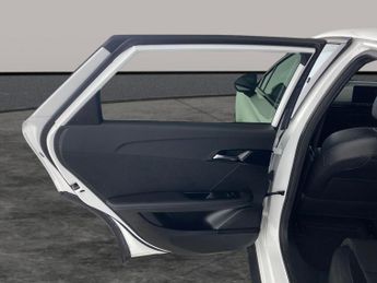 MG Mg4 77kWh Trophy Extended Range (245 ps) - HEATED STEERING - BLIND S