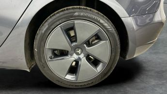 Tesla Model 3 (Dual Motor) Long Range 4WDE (346 ps) - LED - REVERSE CAM - NAV