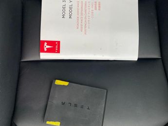 Tesla Model Y SUV RWD (346 ps) - HEATED STEERING - WIFI - BLIND SPOT ASSIST