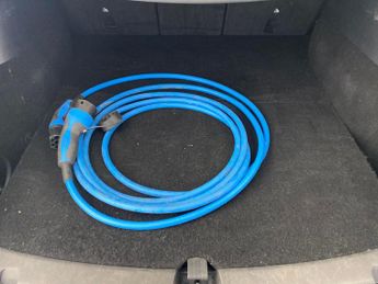 Tesla Model Y SUV RWD (346 ps) - HEATED STEERING - WIFI - BLIND SPOT ASSIST