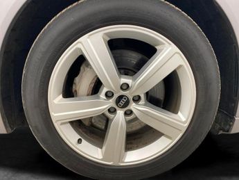 Audi e-tron 50 Technik quattro 71.2kWh (11kW Charger) (313 ps) - ADJUSTABLE 