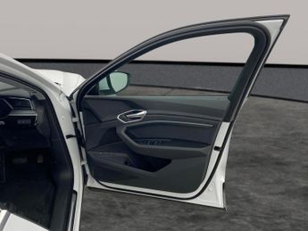 Audi e-tron 50 Technik quattro 71.2kWh (11kW Charger) (313 ps) - ADJUSTABLE 