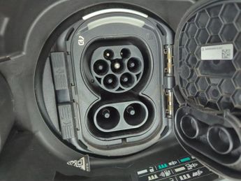 Mercedes-Benz EQC EQC 400 80kWh AMG Line 4MATIC (408 ps) - LANE DEPARTURE 