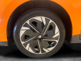 MG Mg4 64kWh Trophy Long Range (203 ps) - HEATED STEERING - BLIND SPOT 