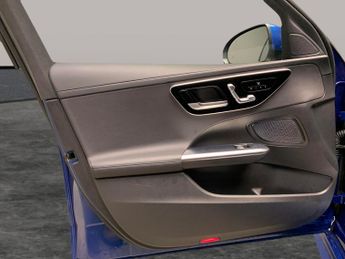 Mercedes-Benz C Class 2.0 C300e 25.4kWh AMG Line (Premium Plus) Plug-in G-Tronic+ (313