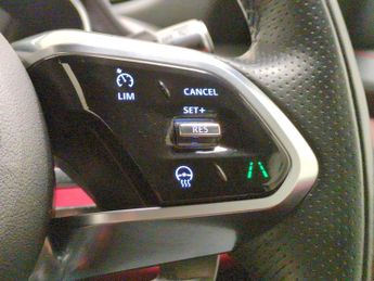 Jaguar F-PACE 2.0 D200 MHEV R-Dynamic S AWD (204 ps) - HEATED STEERING - LANE 