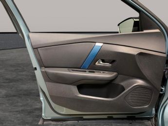 Citroen e-C4 50kWh Sense Plus (136 ps) - CRUISE - CLIMATE CONTROL - DAB