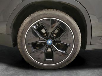 BMW iX3 80kWh Premier Edition (286 ps) - ACTIVE LANE ASSIST - DRIVING AS