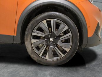 Peugeot E-2008 50kWh GT Premium (136 ps) - REVERSE CAM - ALCANTARA - NAV