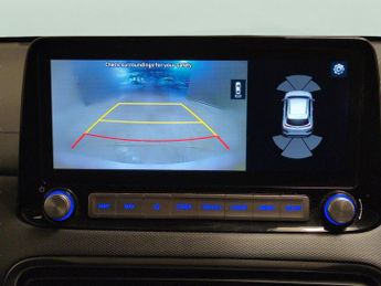 Hyundai Kona 64kWh Premium (10.5kW Charger) (204 ps) - HEATED SEATS - HEATED 