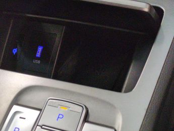 Hyundai Kona 64kWh Premium (10.5kW Charger) (204 ps) - HEATED SEATS - HEATED 