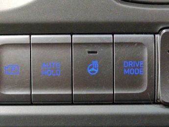 Hyundai Kona 64kWh Premium (10.5kW Charger) (204 ps) - HEATED SEATS - HEATED 