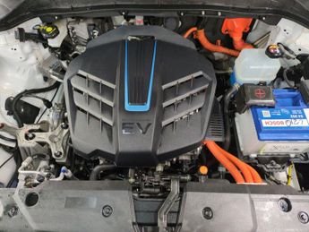Hyundai Kona 64kWh Premium (10.5kW Charger) (204 ps) - HEATED SEATS - HEATED 