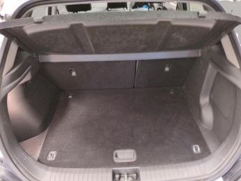 Hyundai Kona 64kWh Premium (10.5kW Charger) (204 ps) - HEATED SEATS - HEATED 