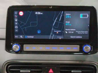 Hyundai Kona 64kWh Premium (10.5kW Charger) (204 ps) - HEATED SEATS - HEATED 