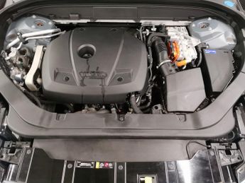 Volvo XC60 2.0h T6 Recharge 18.8kWh Core Plug-in AWD (350 ps) - ADAPT CRUIS