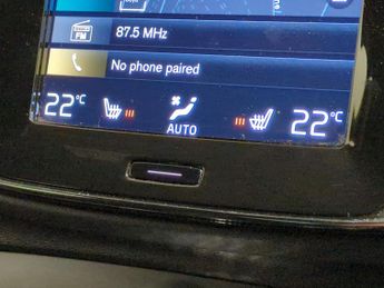 Volvo XC40 2.0 B4 MHEV R-Design Pro (197 ps) - SURROUND VIEW - KEYLESS ENTR