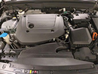 Volvo XC40 2.0 B4 MHEV R-Design Pro (197 ps) - SURROUND VIEW - KEYLESS ENTR