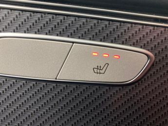 Mercedes-Benz EQC EQC 400 80kWh AMG Line (Premium) 4MATIC (408 ps) - REVERSE CAM -