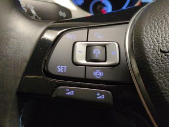 Volkswagen E-golf 35.8kWh e-Golf (136 ps) - USB AUDIO - SPLIT FOLDING REAR SEATS -