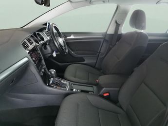 Volkswagen E-golf 35.8kWh e-Golf (136 ps) - USB AUDIO - SPLIT FOLDING REAR SEATS -