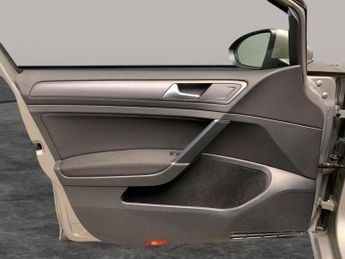 Volkswagen Golf 1.5 TSI EVO Match Edition DSG (150 ps) - LIGHT AND SIGHT PACK - 