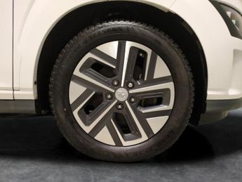 Hyundai Kona 64kWh Premium (10.5kW Charger) (204 ps) - HEATED SEATS - HEATED 