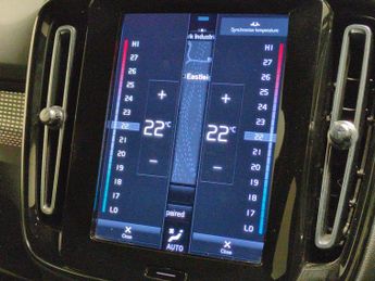 Volvo XC40 2.0 B4 MHEV R-Design Pro (197 ps) - PARK ASSIST - LED - HEATED S
