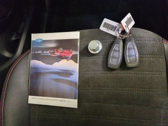 Ford Kuga 2.5 Duratec 14.4kWh ST-Line X Edition Plug-in CVT (225 ps) - NAV