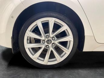 Toyota Corolla 1.8 VVT-h Excel CVT (122 ps) - REVERSE CAM - NAV - HEATED SEATS