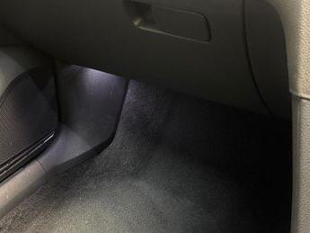 Volkswagen Golf 2.0 TDI R-Line DSG (150 ps) - PADDLE SHIFT - PARK SENSORS - AIR 