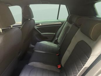 Volkswagen Golf 2.0 TDI R-Line DSG (150 ps) - PADDLE SHIFT - PARK SENSORS - AIR 