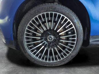 Mercedes-Benz EQC EQC 400 80kWh AMG Line (Premium) 4MATIC (408 ps) - REVERSE CAM -