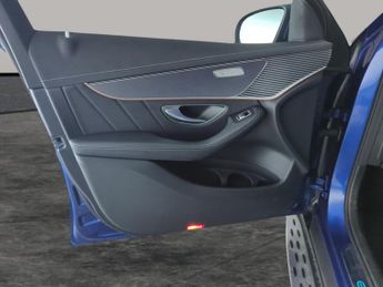 Mercedes-Benz EQC EQC 400 80kWh AMG Line (Premium) 4MATIC (408 ps) - REVERSE CAM -