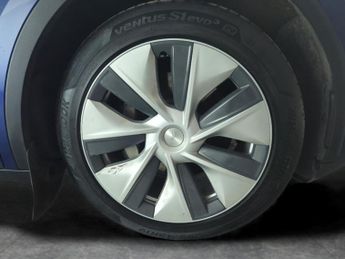 Tesla Model Y (Dual Motor) Long Range 4WDE (384 bhp) - HEATED STEERING